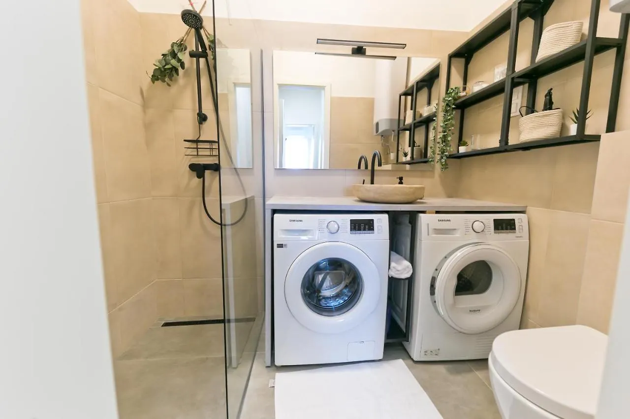 Madach Fox Apartment Budapest 0*,