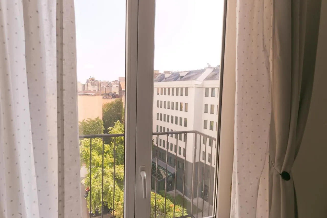 Madach Fox Apartment Budapest Hungary