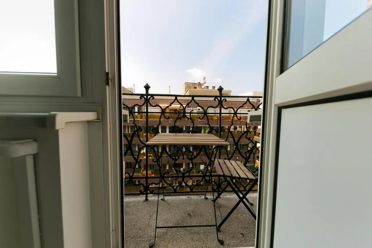Madach Fox Apartment Budapest